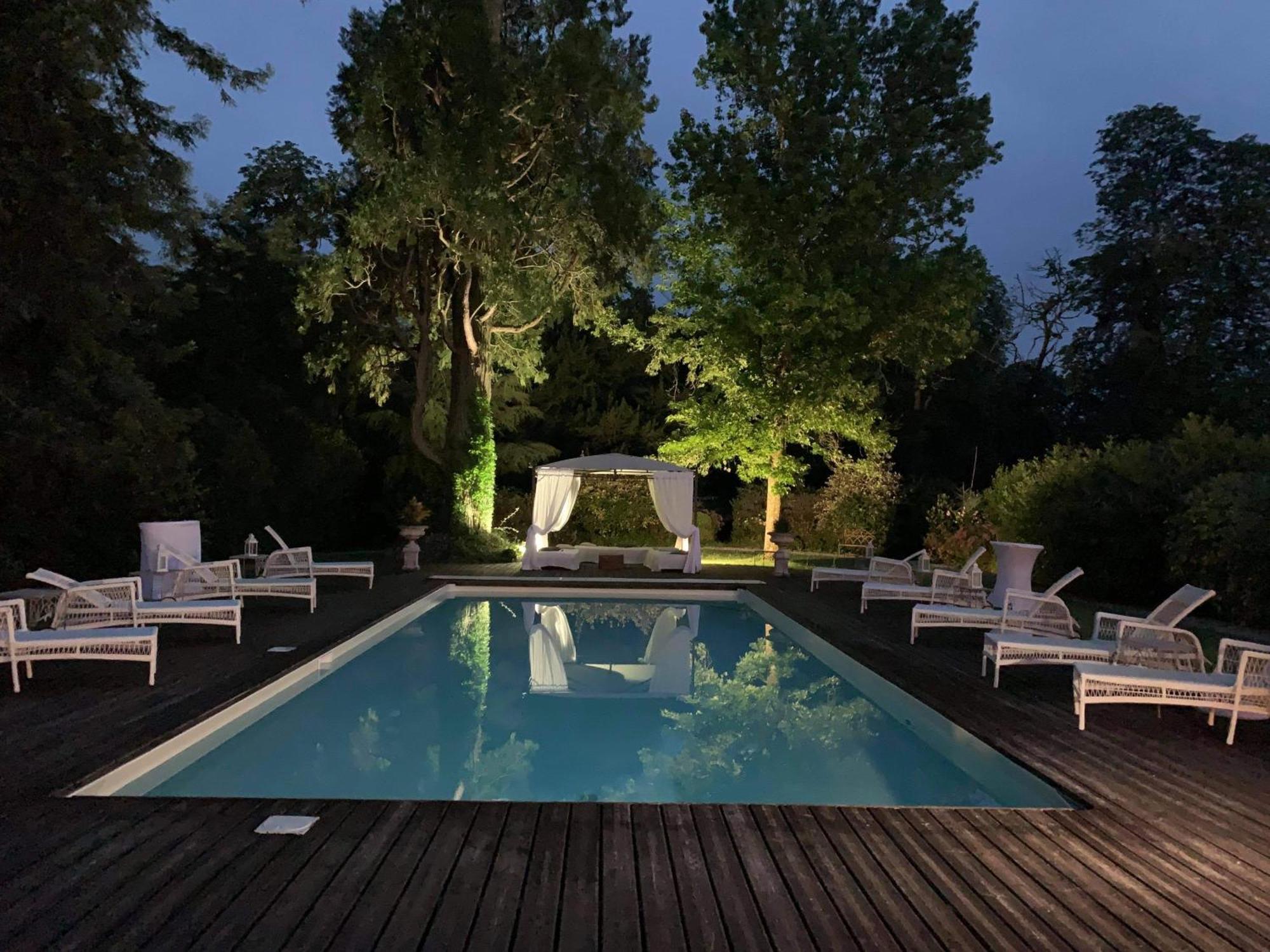 French Correze Moulin Bleu Hotell Saint-Pantaléon-de-Larche Exteriör bild