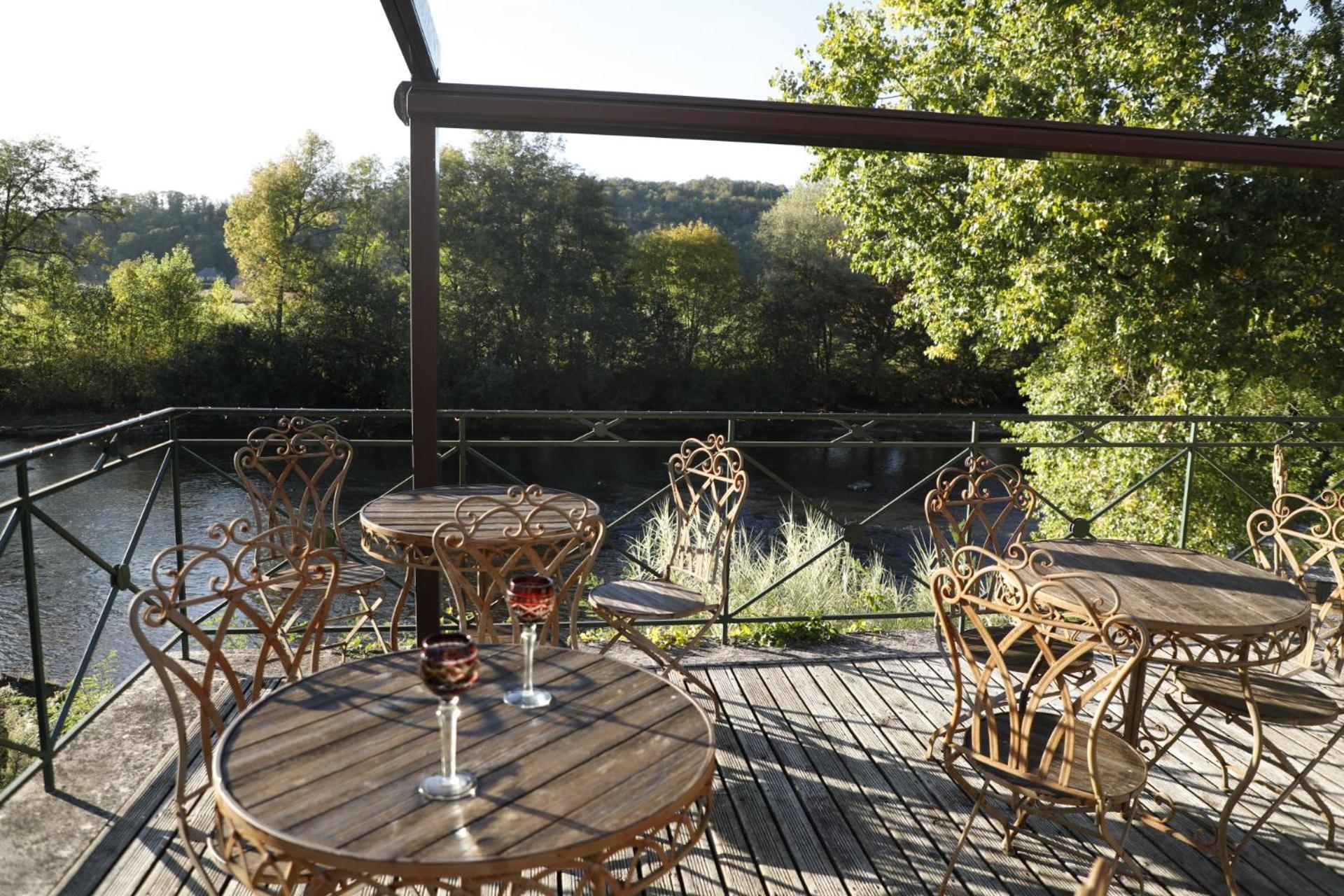 French Correze Moulin Bleu Hotell Saint-Pantaléon-de-Larche Exteriör bild