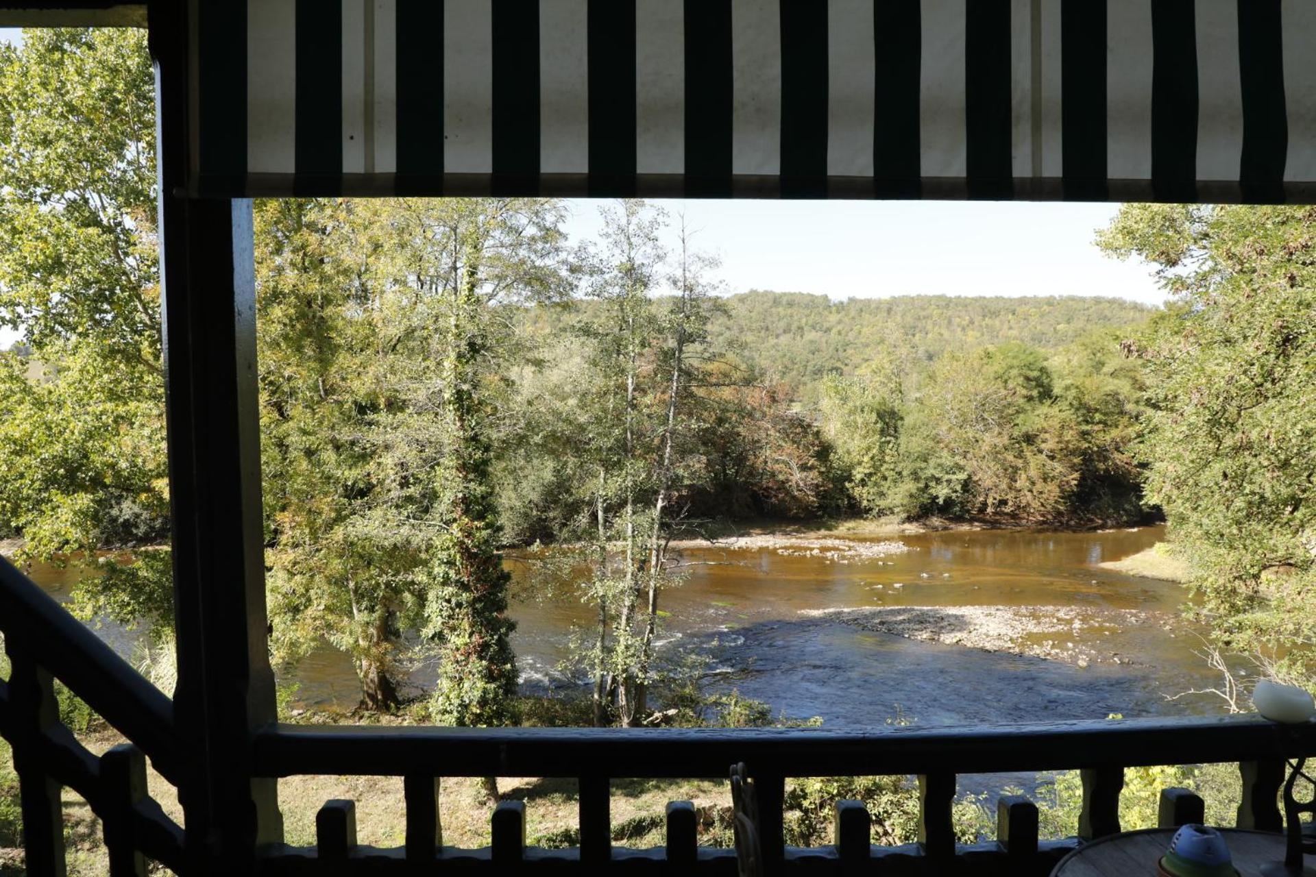 French Correze Moulin Bleu Hotell Saint-Pantaléon-de-Larche Exteriör bild