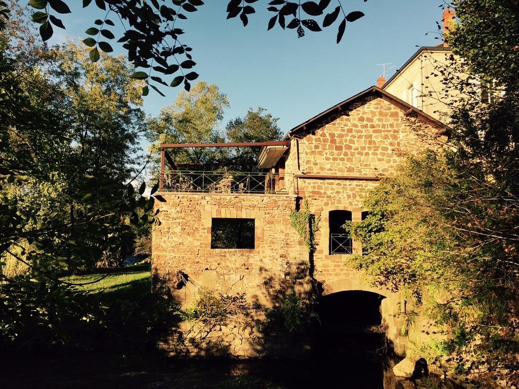 French Correze Moulin Bleu Hotell Saint-Pantaléon-de-Larche Exteriör bild